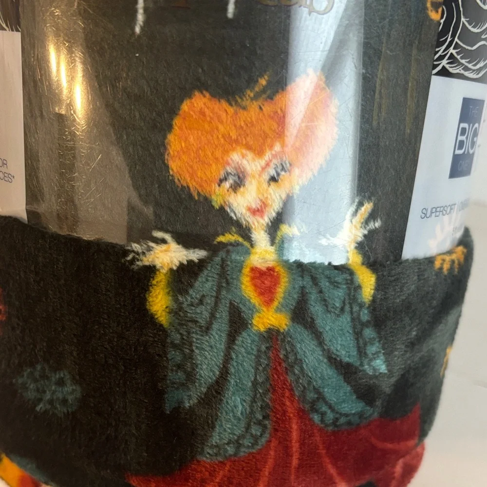 Disney Hocus Pocus Dark Green Plush Throw